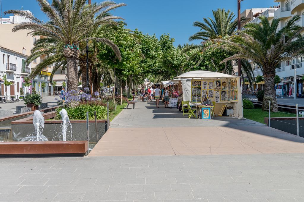 Apartamentos Ros Santa Eulalia del Río Exterior foto