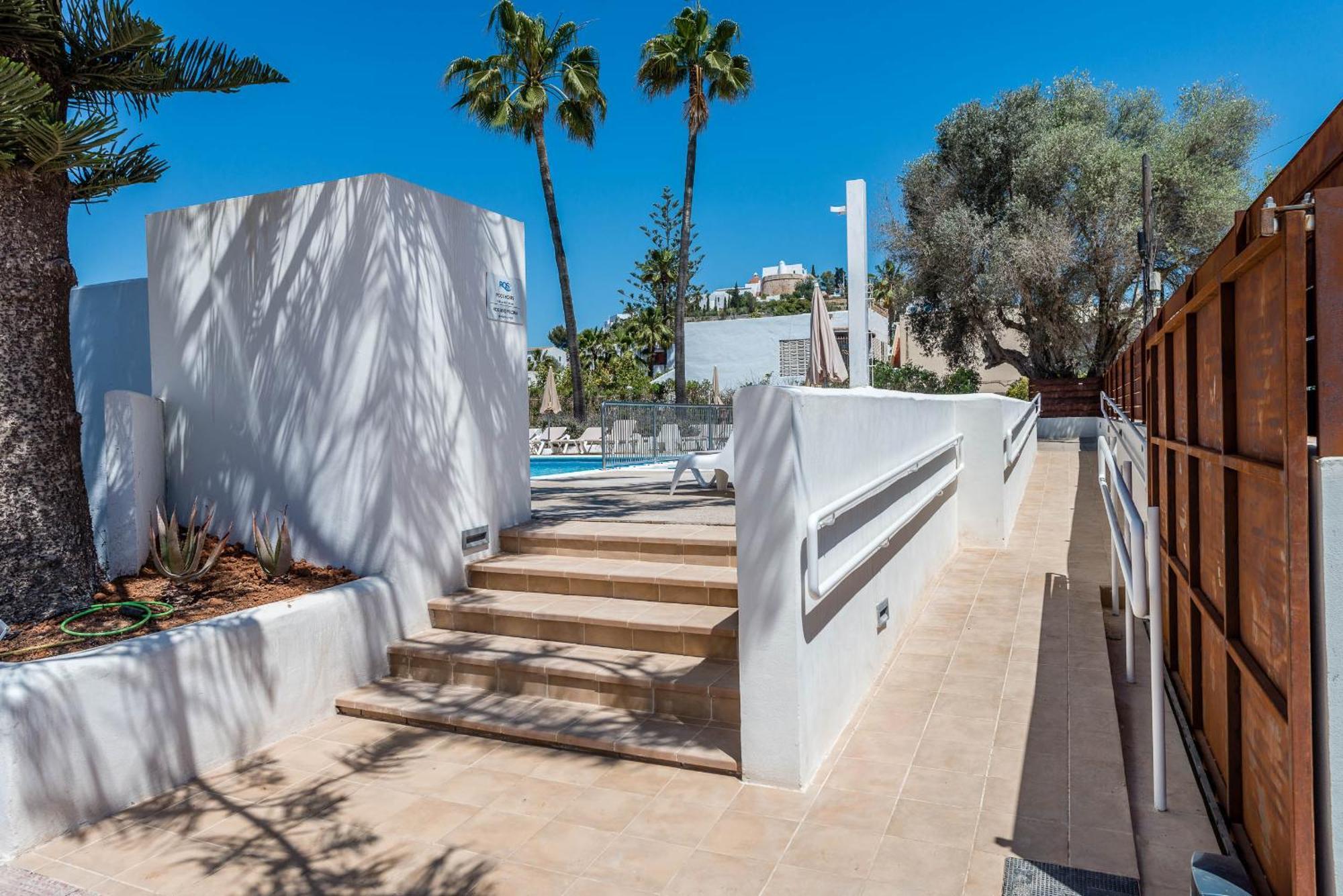 Apartamentos Ros Santa Eulalia del Río Exterior foto