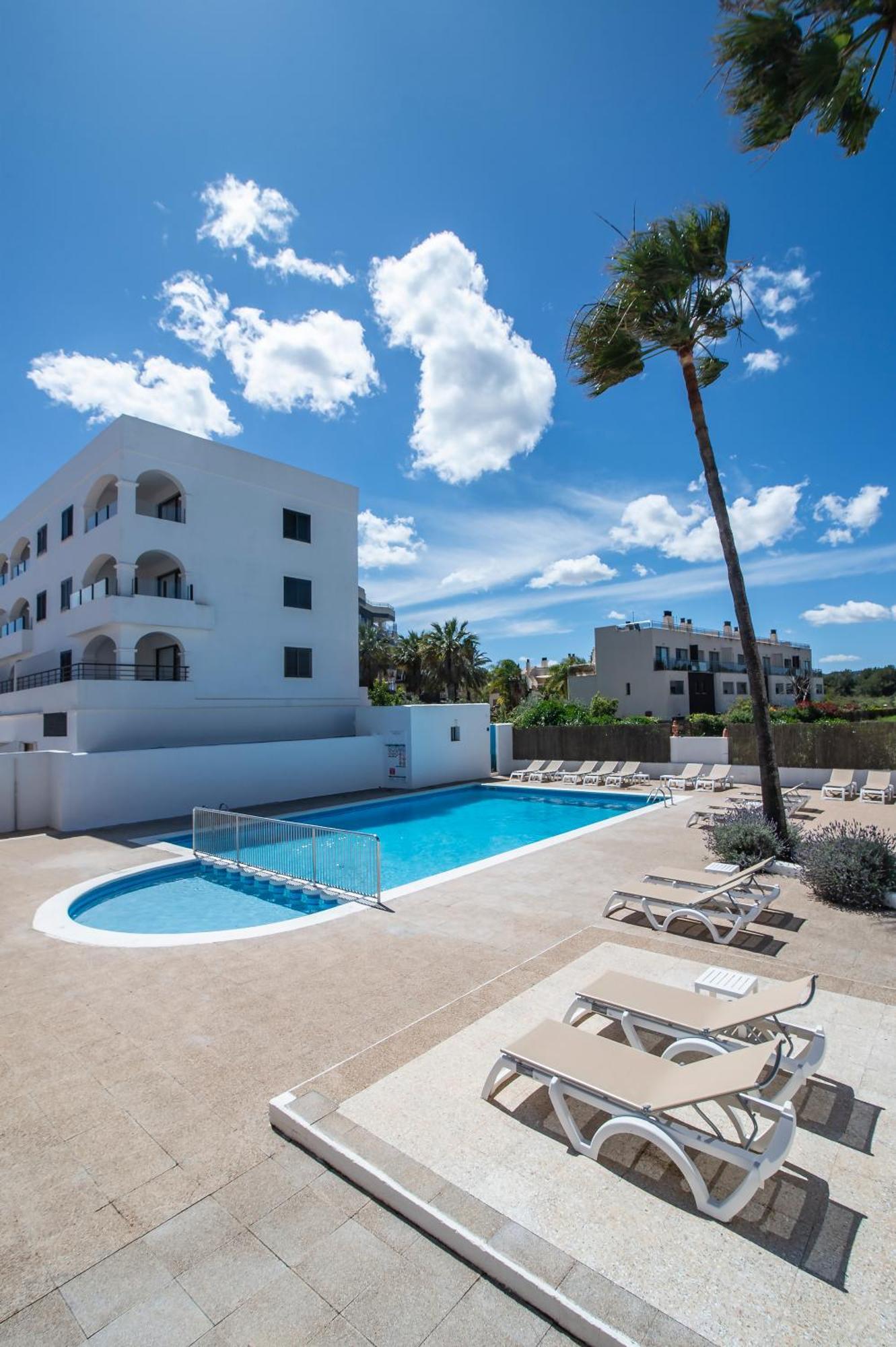 Apartamentos Ros Santa Eulalia del Río Exterior foto