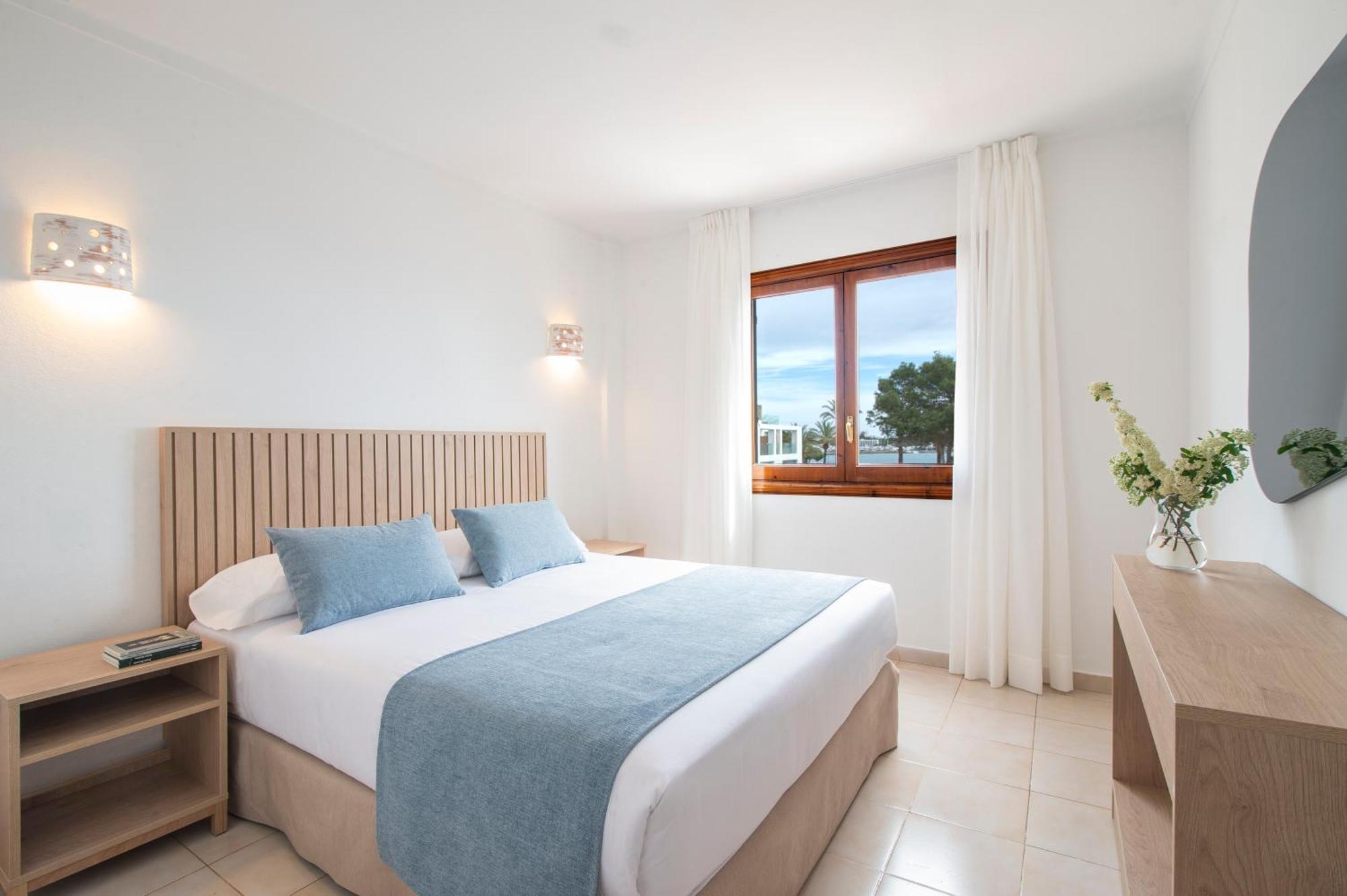 Apartamentos Ros Santa Eulalia del Río Exterior foto