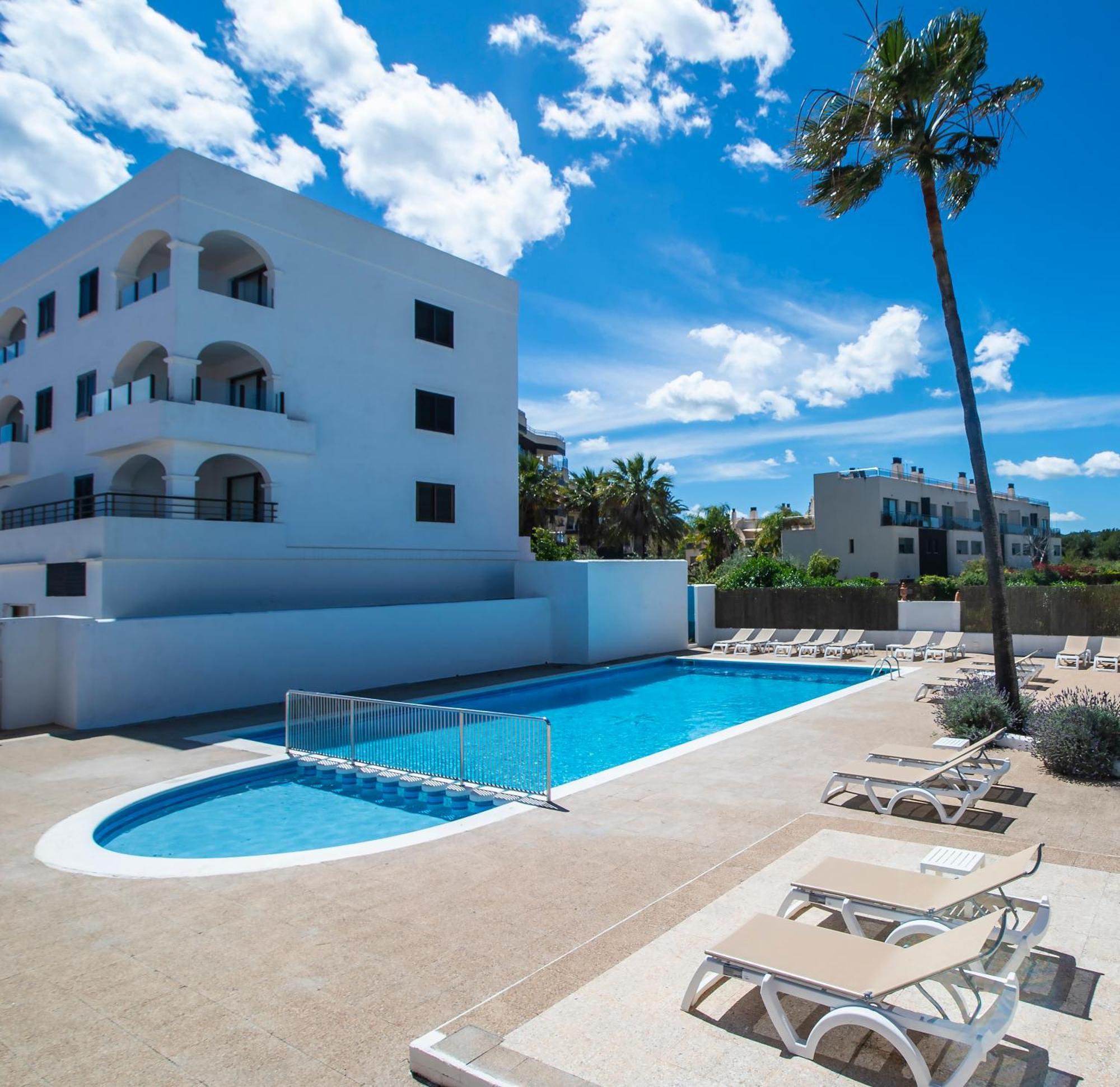 Apartamentos Ros Santa Eulalia del Río Exterior foto