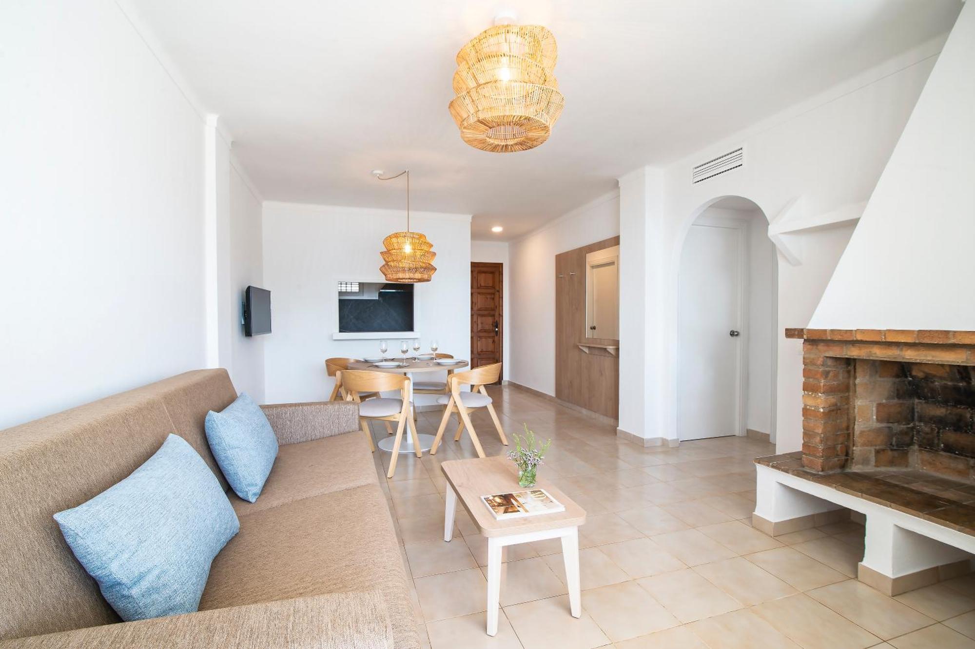 Apartamentos Ros Santa Eulalia del Río Exterior foto
