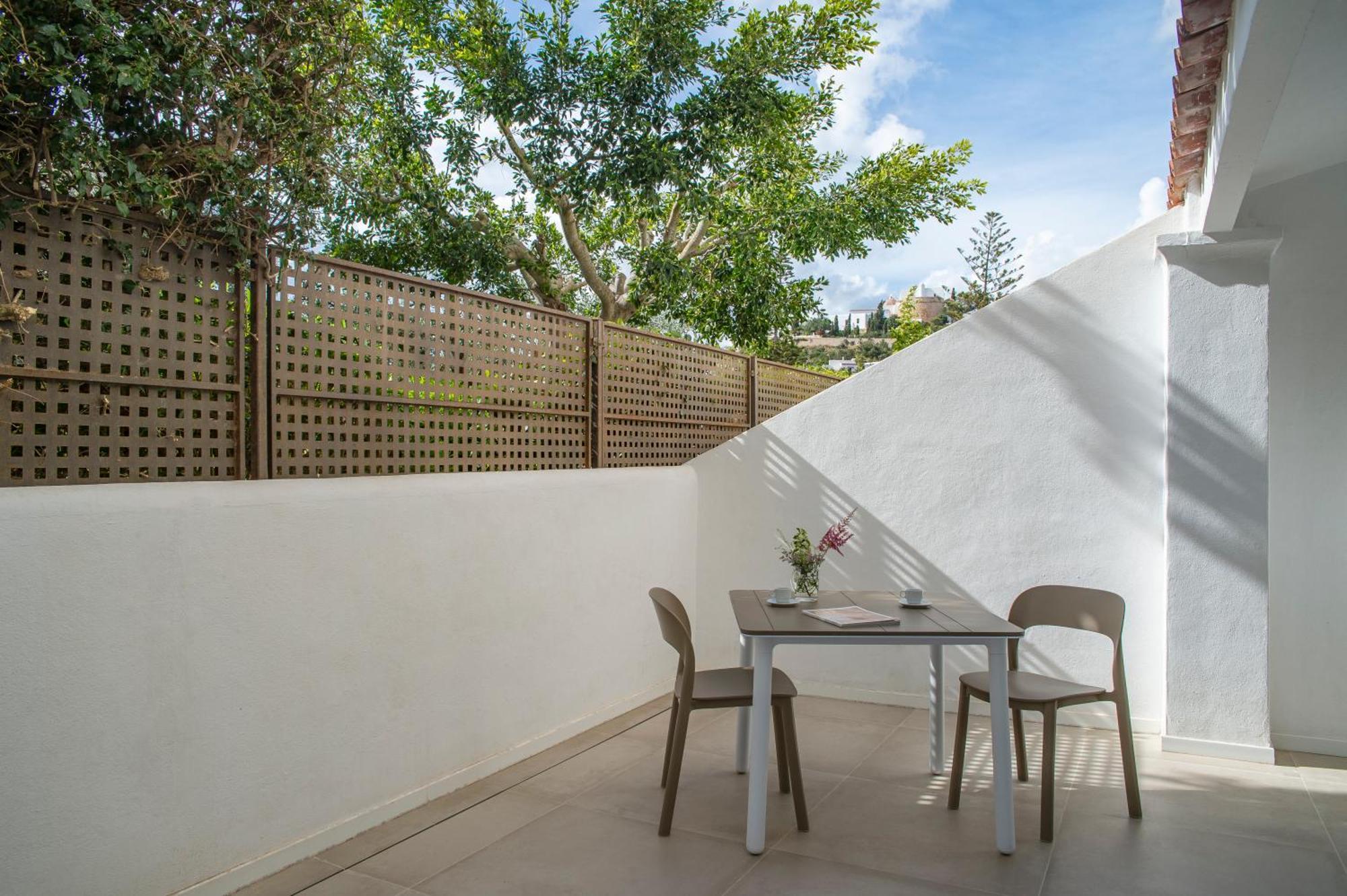 Apartamentos Ros Santa Eulalia del Río Exterior foto