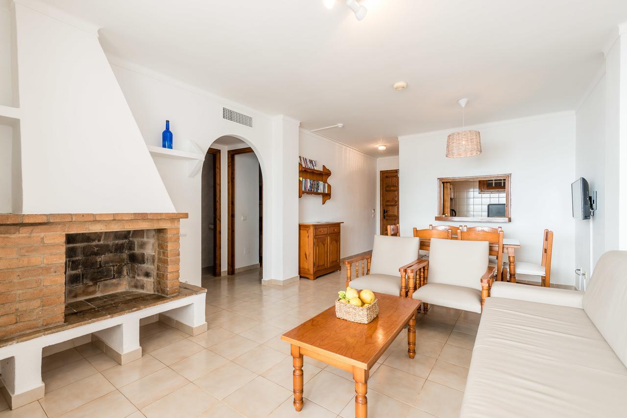 Apartamentos Ros Santa Eulalia del Río Exterior foto